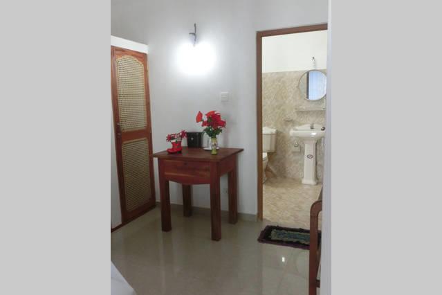 Githmini Beach House And Toures Hikkaduwa Ngoại thất bức ảnh