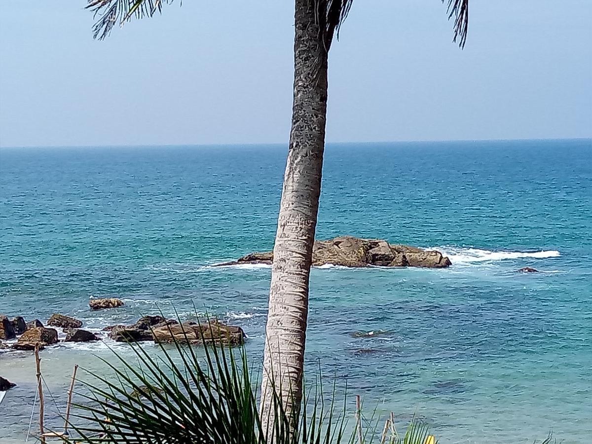 Githmini Beach House And Toures Hikkaduwa Ngoại thất bức ảnh