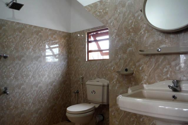 Githmini Beach House And Toures Hikkaduwa Ngoại thất bức ảnh